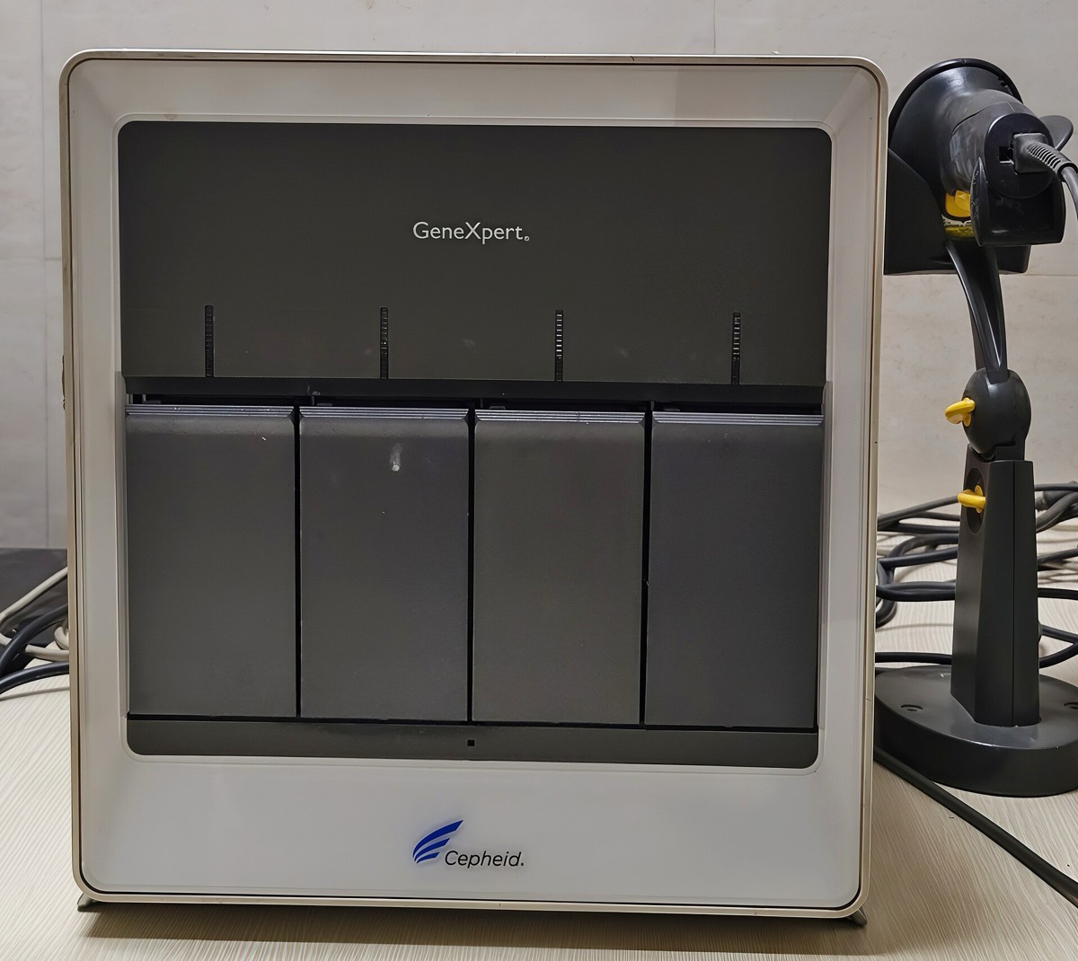 Equipo GeneXpert de PCR en cartucho