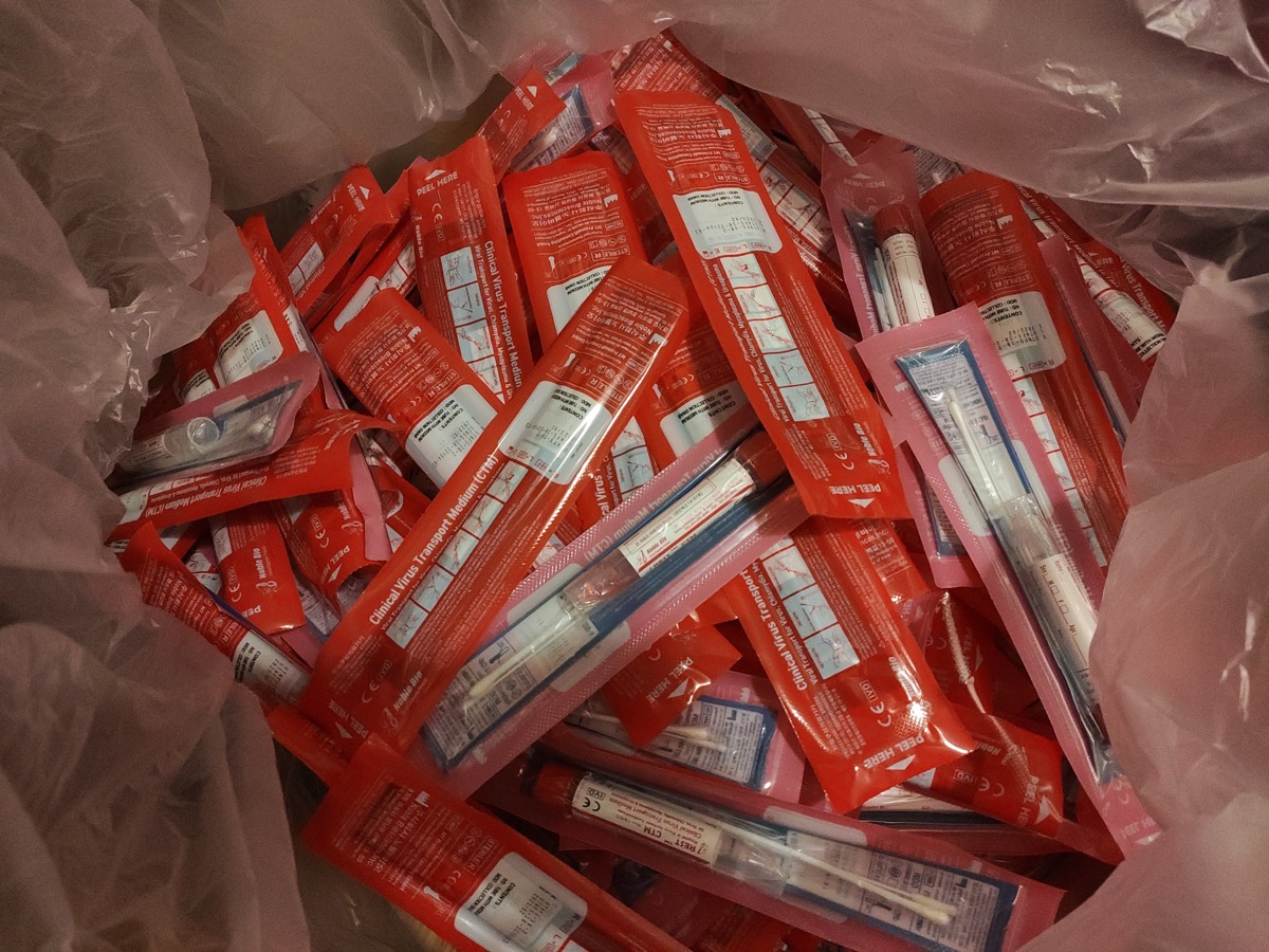 Kits de hisopo con medio de transporte viral